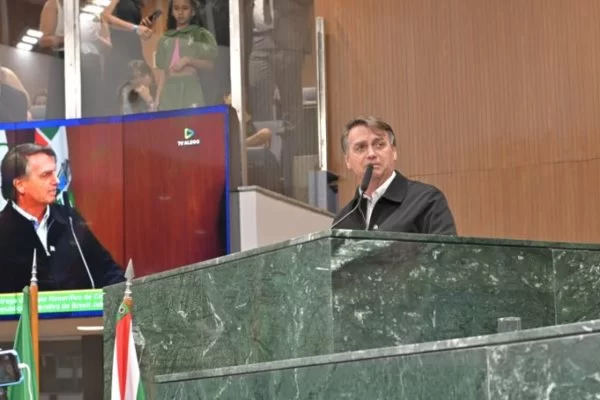 Bolsonaro tambm aproveitou o momento para alfinetar o governo Lula (foto: Srgio Rocha / Divulgao)