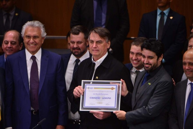 Em Goinia, o ex-presidente Jair Bolsonaro recebeu o ttulo de Cidado Honorrio Goiano, oferecido pela Assembleia Legislativa  (crdito: Ed Alves/CB)