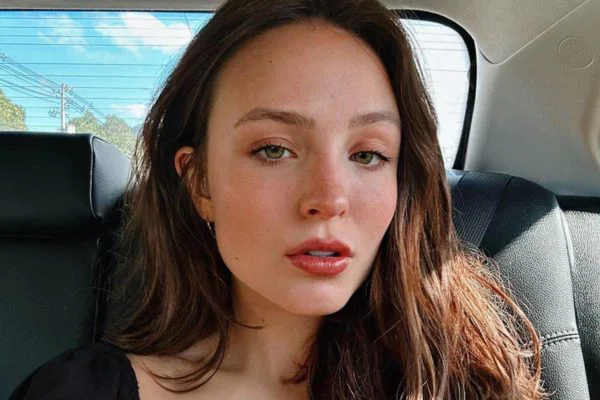 Larissa Manoela revelou que ficou com apenas um apartamento (Instagram/Reproduo)