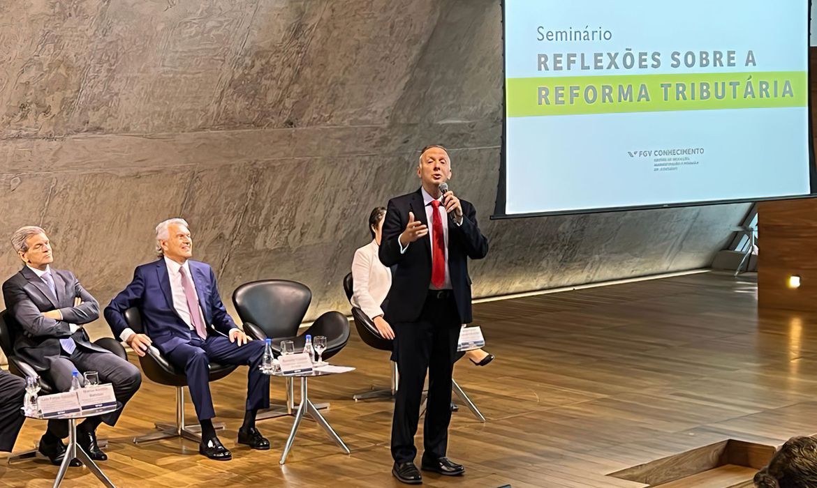 Para Aguinaldo Ribeiro, um dos objetivos da reforma  dar transparncia ao sistema tributrio brasileiro (foto: Cristina Indio do Brasil/ Agncia Brasil)