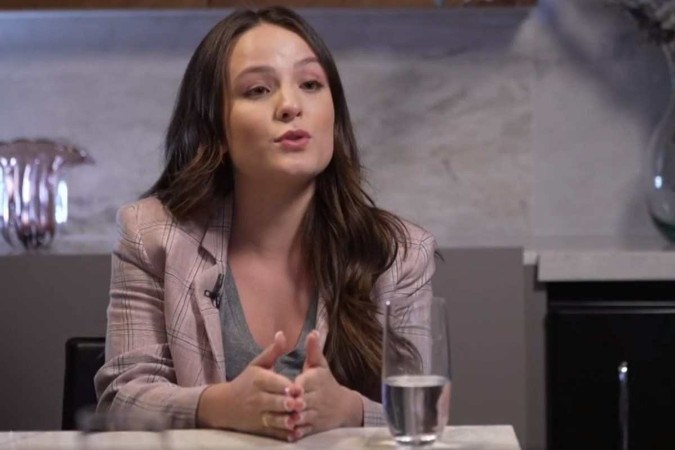 Antes de cortar relaes com os pais, Larissa Manoela passou a gravar tudo o que era conversado com Silvana e Gilberto (foto: Reproduo/TV Globo/Fantstico)