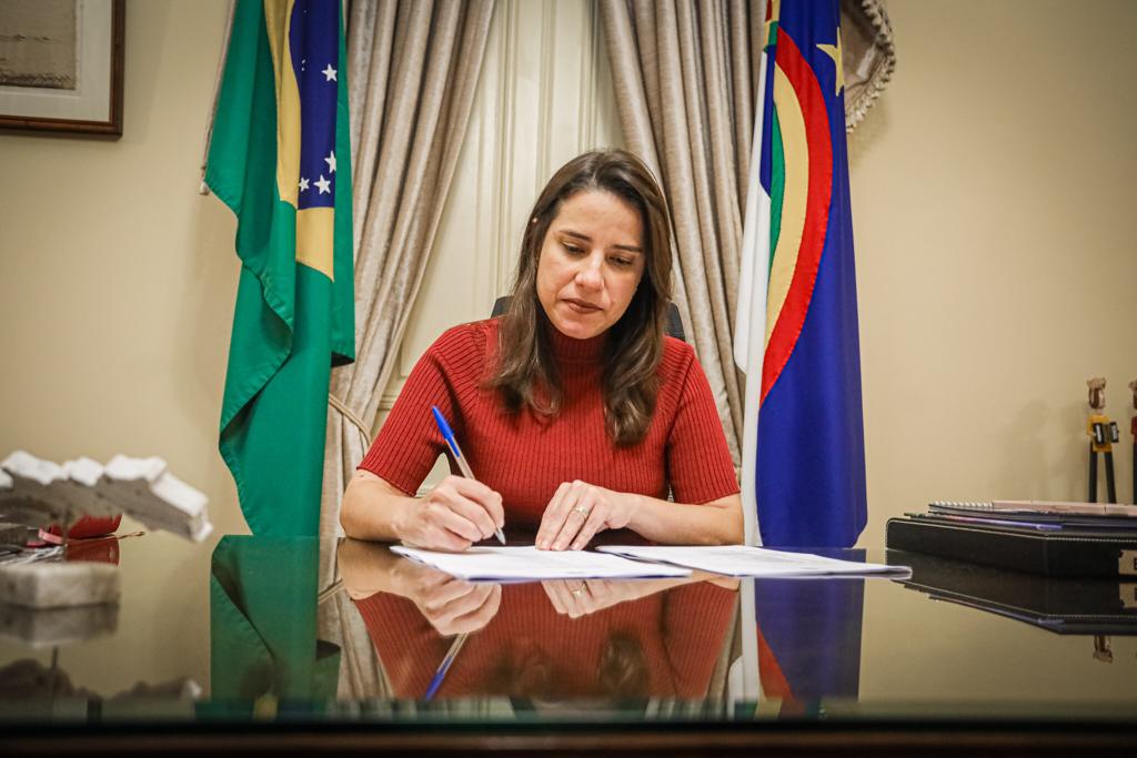Pacote contar com Decreto da governadora que modifica a sistemtica de substituio tributria em favor da indstria e do comrcio (foto: Janana Pepeu/Secom)