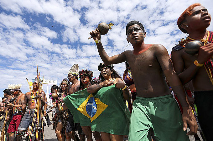 O projeto de lei contou com 13 votos a favor e 3 contrrios (foto: Marcelo Camargo/Agncia Brasil)