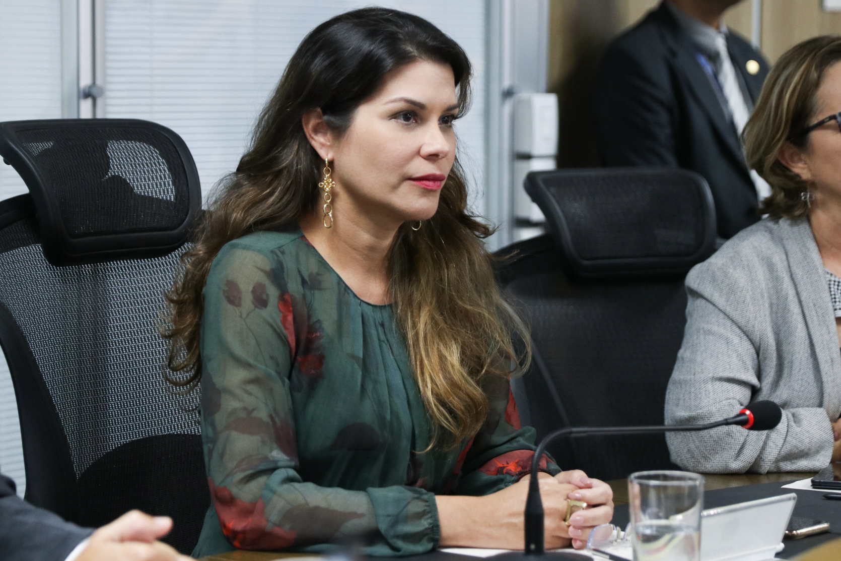A governadora usou as redes sociais para comunicar sobre a sada de Carla Patrcia do governo (Sandy James/DP)