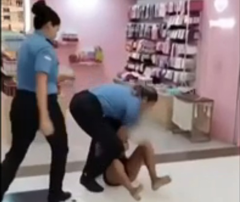 Segundo Policia Civil, após a abordagem os jovens agrediram os funcionários do shopping, causando tumulto  (Reprodução/Whatsapp)