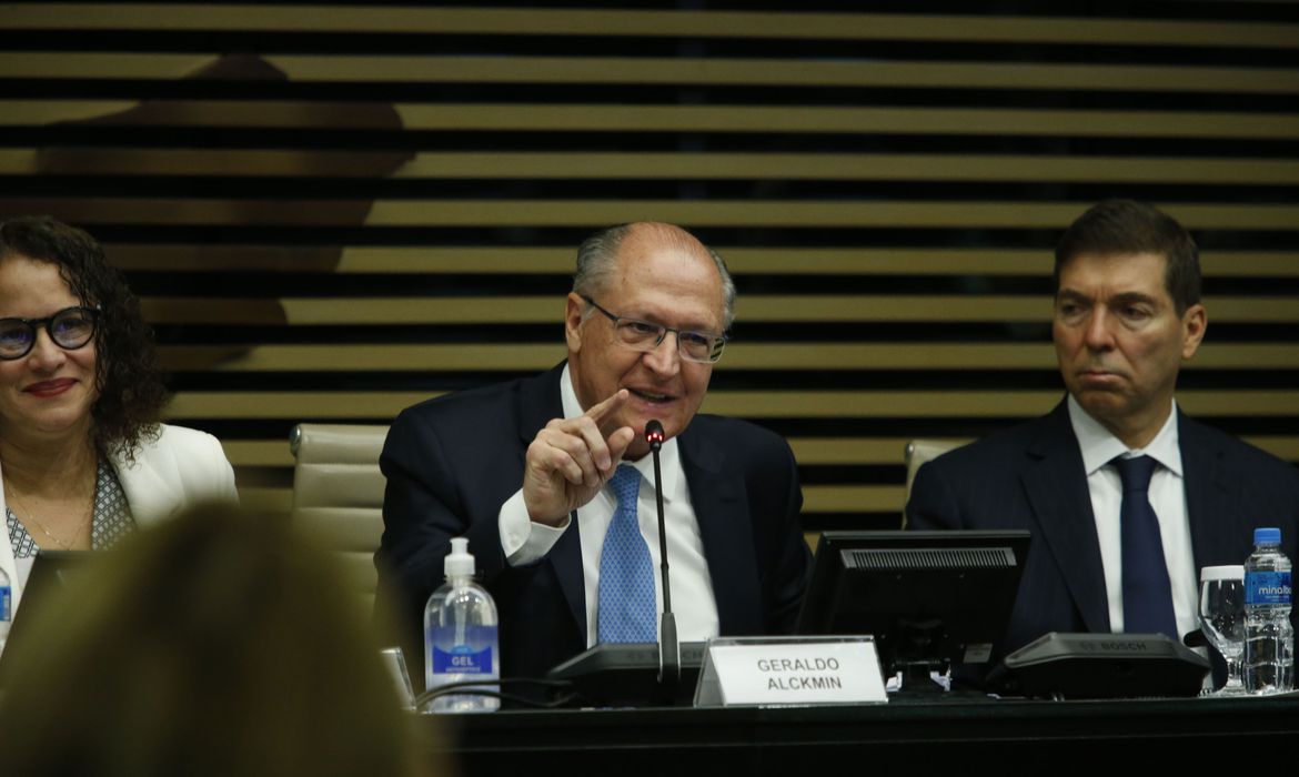 O anúncio foi feito pelo vice-presidente e ministro Desenvolvimento, Indústria, Comércio e Serviços (MDIC), Geraldo Alckmin (foto: Paulo Pinto/Agência Brasil)