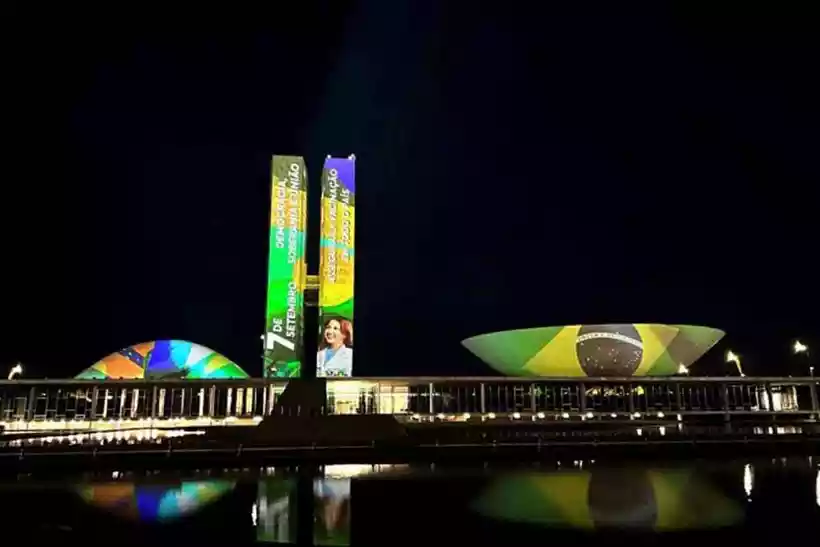 Projeções no Congresso Nacional na noite de ontem deram início às comemorações da Semana da Independência
 (foto: Secom/Divulgação)