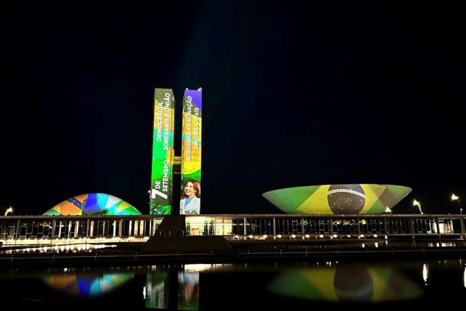 Projeo de imagens feita pelo governo no prdio do Congresso (foto: Secom/Presidncia)