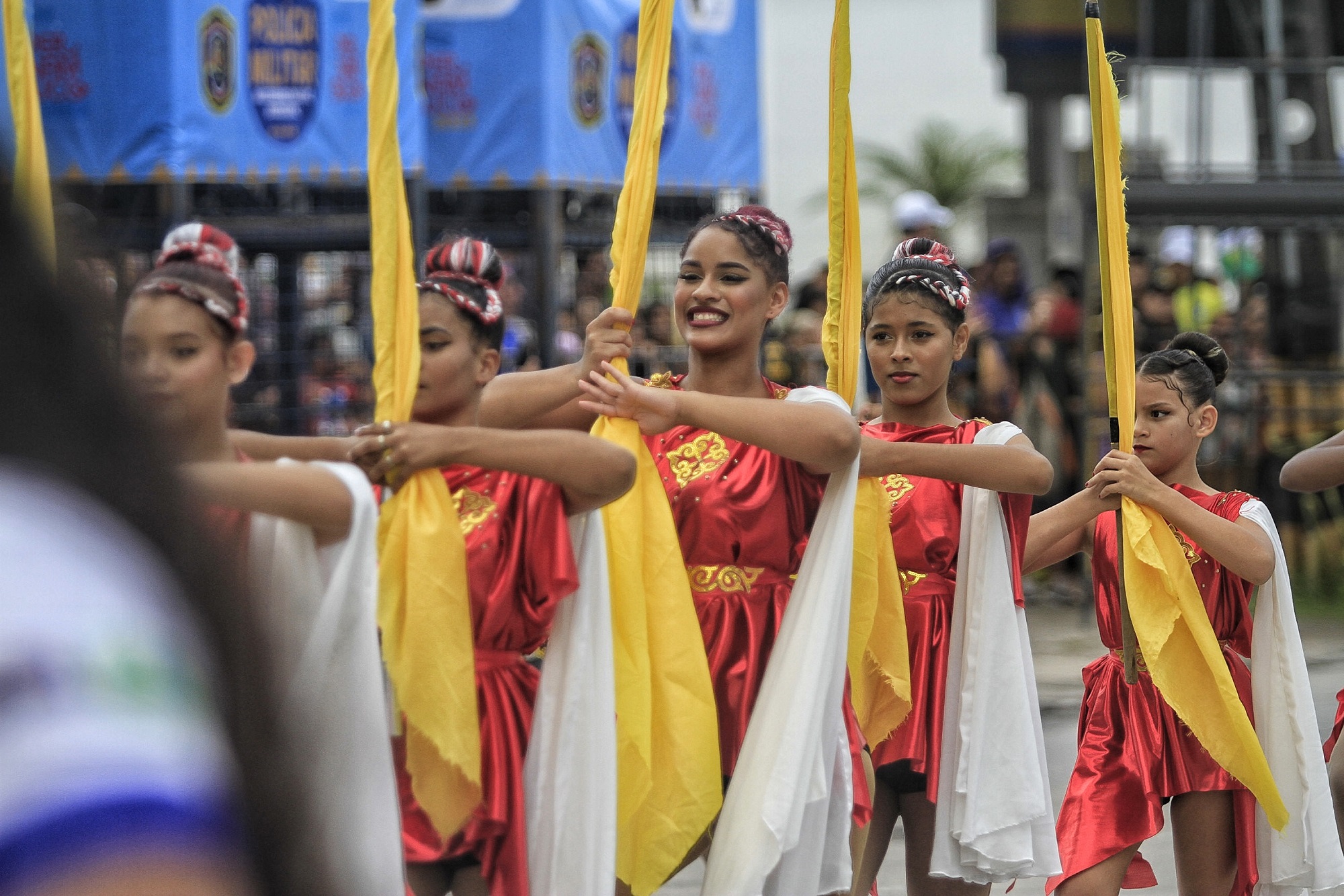 Desfile escolar foi com estudantes da rede pblica de ensino (Rmulo Chico/DP)