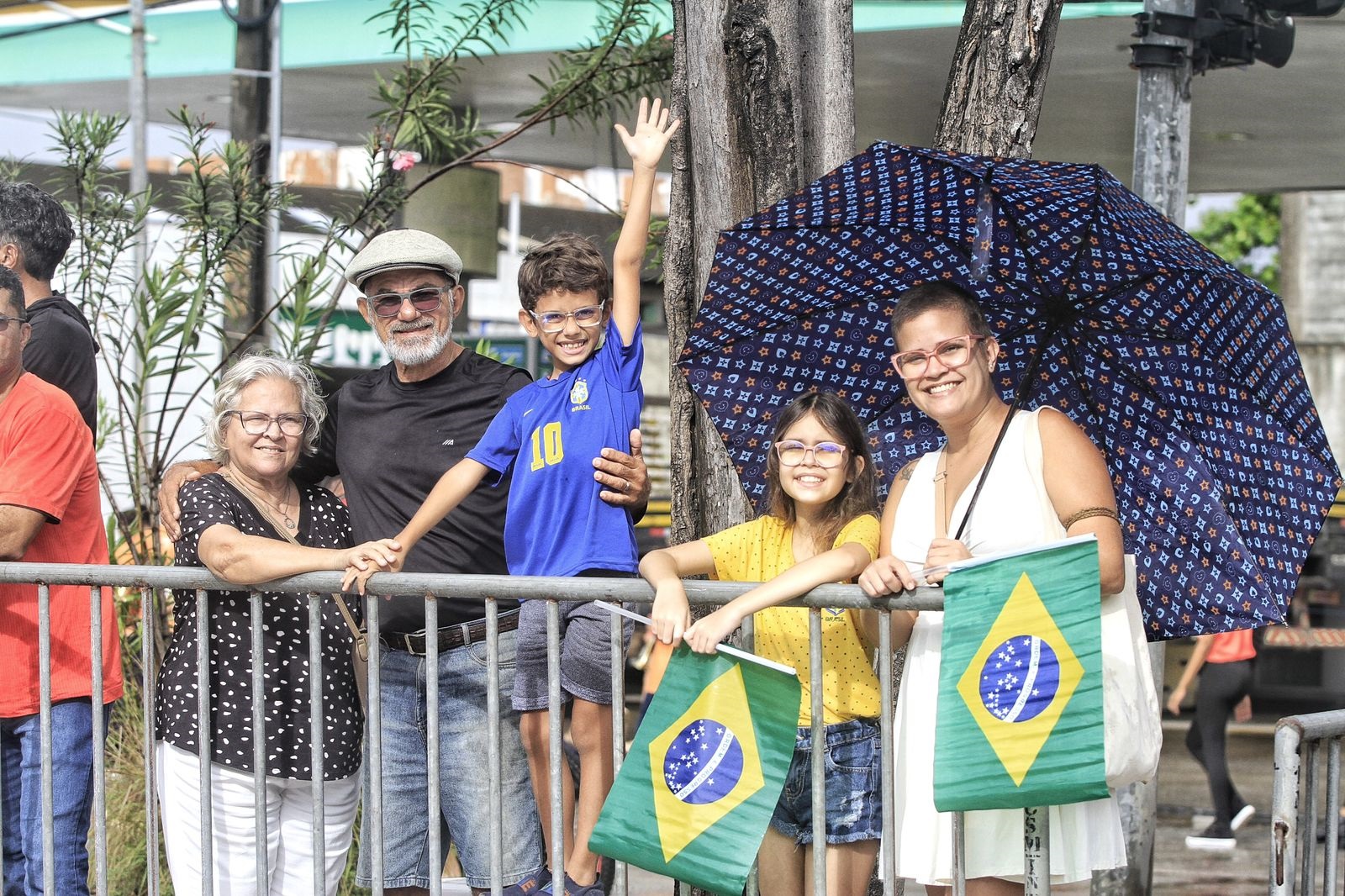 Aline Costa levou a famlia para aplaudir o filho mais velho, o soldado Harlles (Rmulo Chico/DP)