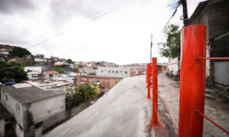 Com investimento de R$ 200 mil, interveno da Prefeitura do Recife beneficia, diretamente, 20 famlias que antes viviam em rea de risco (Foto: Rodolfo Loepert/Prefeitura do Recife)