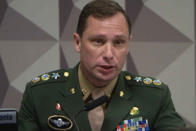 Segundo a investigao da Polcia Federal, Mauro Cid teria atuado para fraudar certificados de votao para si prprio e para seus familiares antes de uma viagem aos Estados Unidos (Foto: Ed Alves)