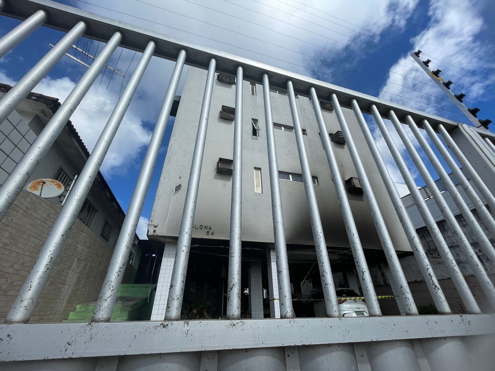 Incndio no provocou vtimas, s uma pessoa foi para o hospital (Rmulo Chico/DP)