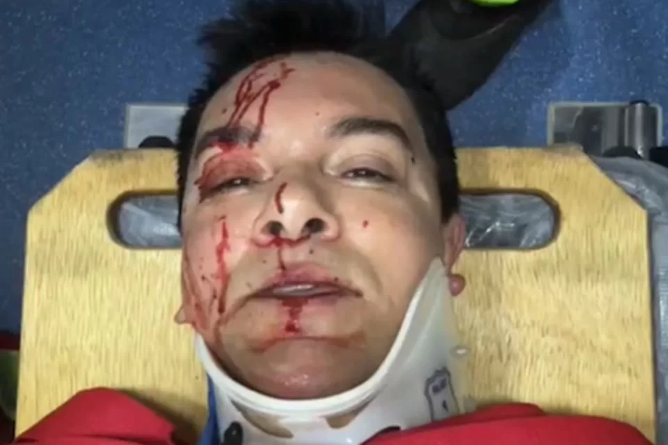 Na ltima quarta-feira (6/9), Regis apareceu nas redes sociais chorando ao contar que sua alta mdica foi adiada (Instagram)