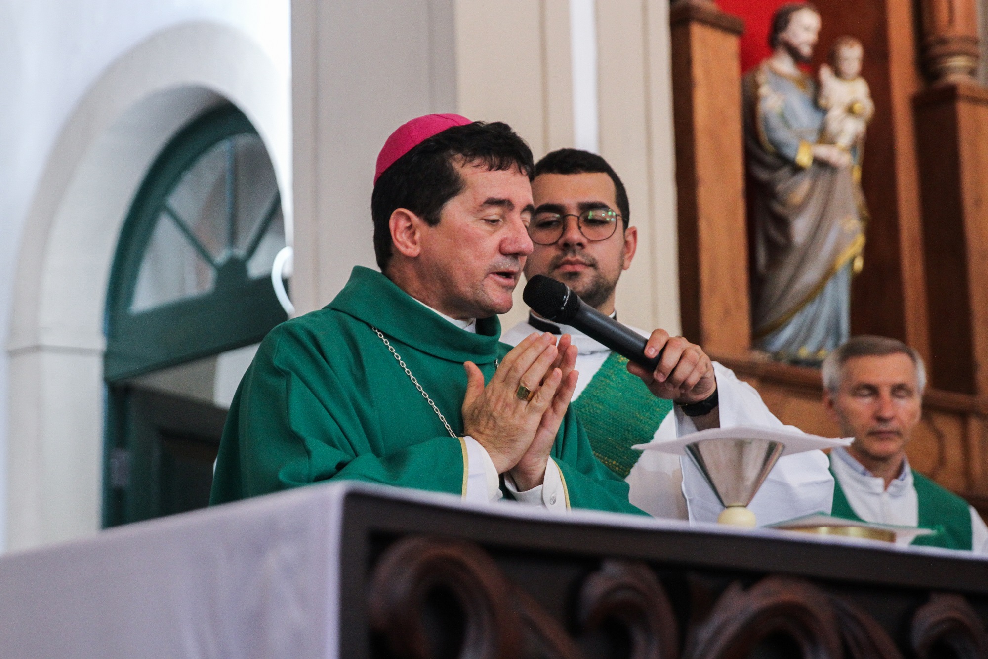  Dom Paulo Jackson celebra missa pelo aniversrio da Santa Casa (Sandy James/DP)