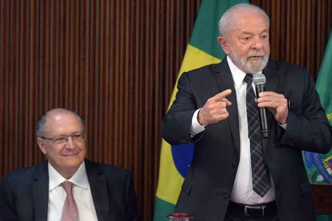 Participam do encontro os chefes das pastas que integram o comit interministerial criado pelo ento presidente em exerccio, Geraldo Alckmin (foto: Ed Alves/CB/DA.Press)