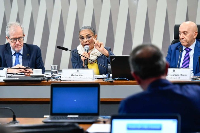 Marina no Senado: "No foi a primeira vez que essa licena foi negada. Tambm em 2018, no governo do presidente Temer, foi negada, ainda que no para a Petrobras" (foto: Geraldo Magela/Agncia Senado)