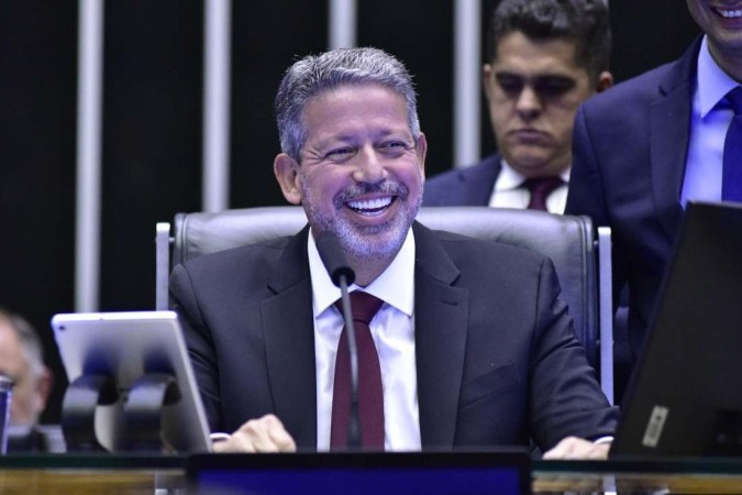 Arthur Lira, presidente da Camara dos Deputados, durante discussão e votação de propostas.  (foto: Zeca Ribeiro/Camara dos Deputados )