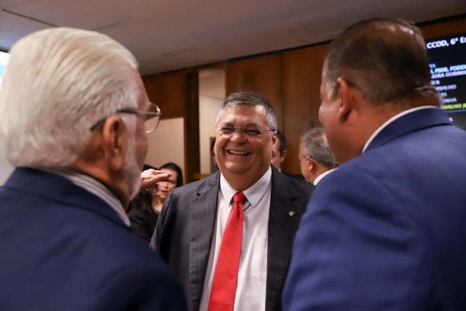 Dino descontrai pouco antes da sesso da CCDD: novo embate com Morro sobre cooperao com a Sua 
 (Tom Costa/MJSP)