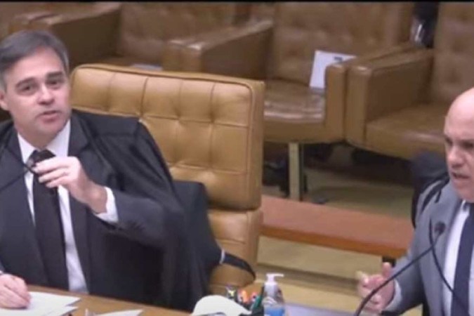 ''Vossa excelncia vem no plenrio do STF que foi destrudo para dizer que houve uma conspirao do governo contra o prprio governo? Tenha d'', disse Moraes. (Reproduo/ Reproduo/TV Justia)