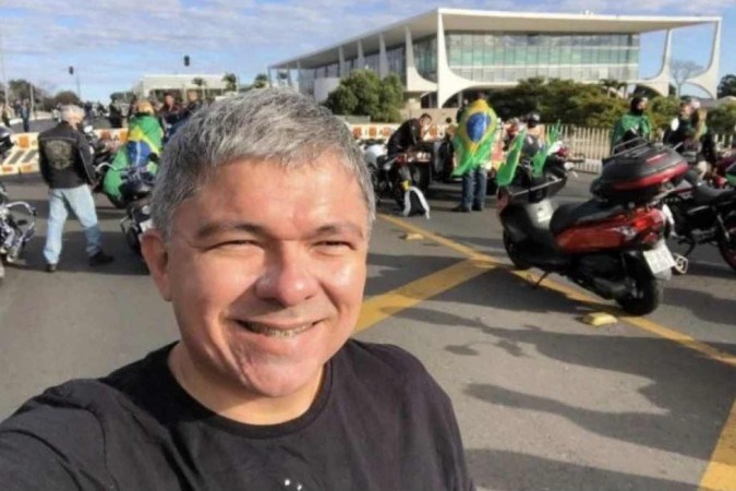 O blogueiro Wellington Macedo de Souza estava foragido h oito meses (foto: Reproduo/Facebook
)