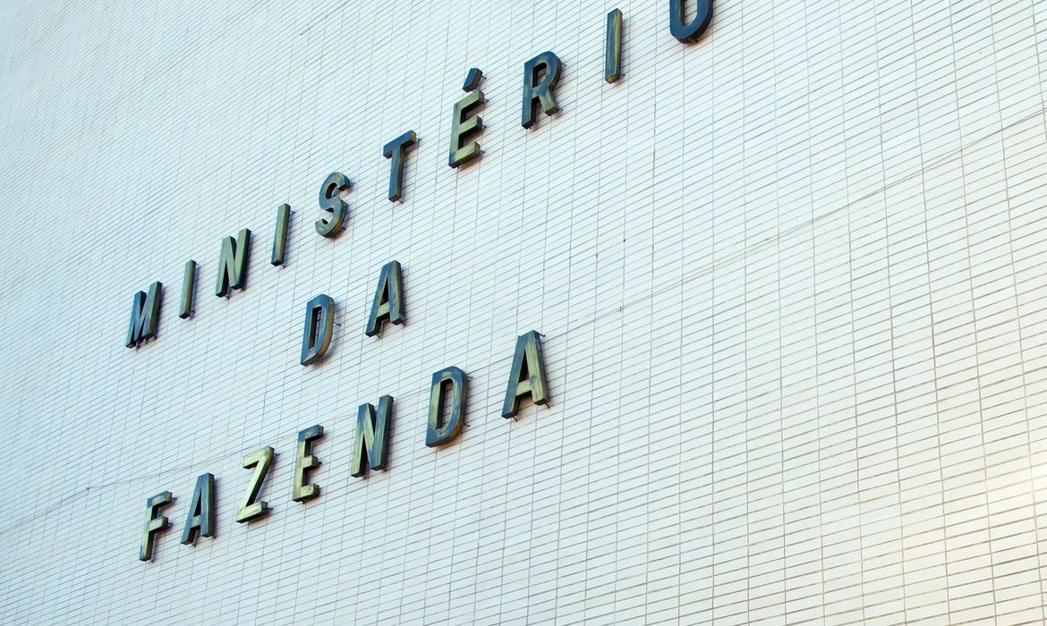 Alm da reviso do PIB, a Estimativa prev a queda da inflao para 4,86%  (foto: Marcelo Camargo/Agncia Brasil)