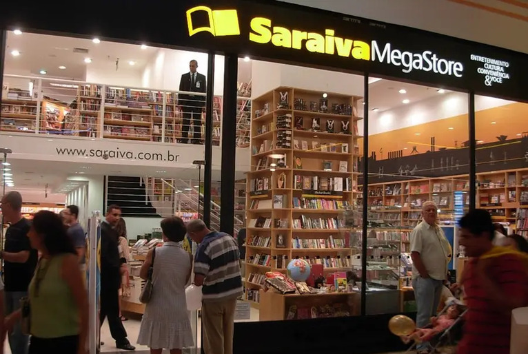 Saraiva fecha todas as lojas e demite funcionários; livraria segue com site  - Negócios - Diário do Nordeste