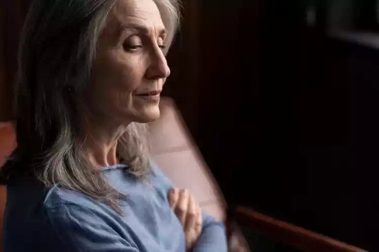 O Alzheimer  uma doena neurodegenerativa progressiva que afeta milhes de pessoas em todo o mundo (foto: Freepik)