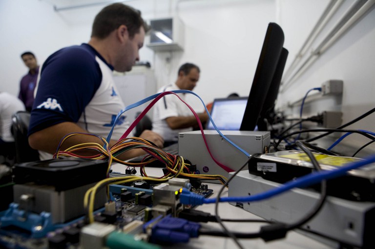 Sancionada em agosto, lei que trata da educação profissional e tecnológico estabelece implementação da política no prazo de até dois anos (foto: Agência Brasil )