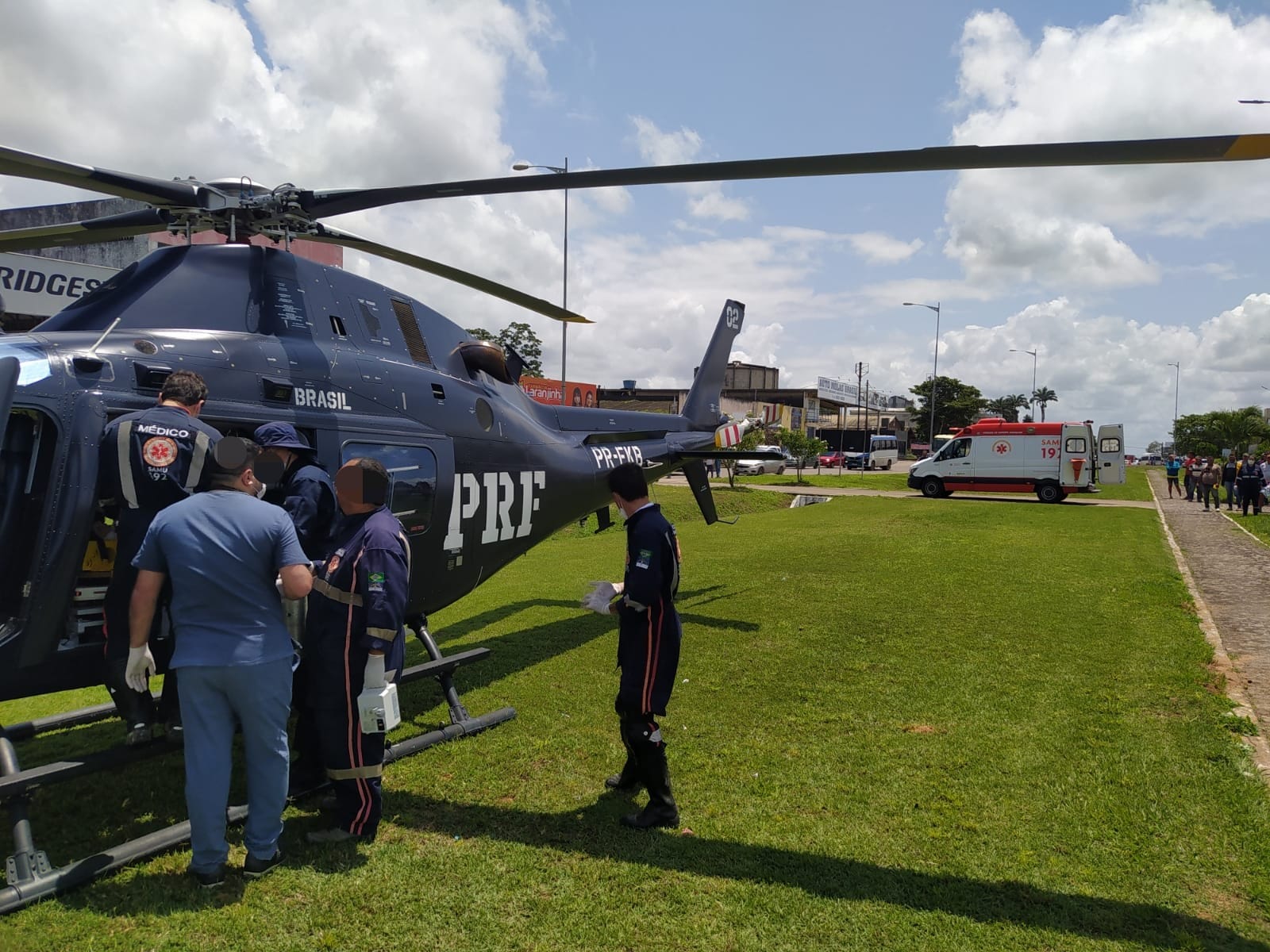 Helicptero da PRF levou trabalhador ferido em acidente para hospital (PRF/Divulgao)