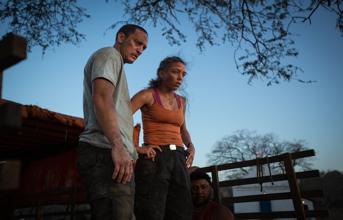 Dinorah e Ubaldo embarcam em uma aventura preenchida por adrenalina e dinheiro (Crédito: Renato Amoroso) Dinorah e Ubaldo embarcam em uma aventura preenchida por adrenalina e dinheiro (Crédito: Renato Amoroso)