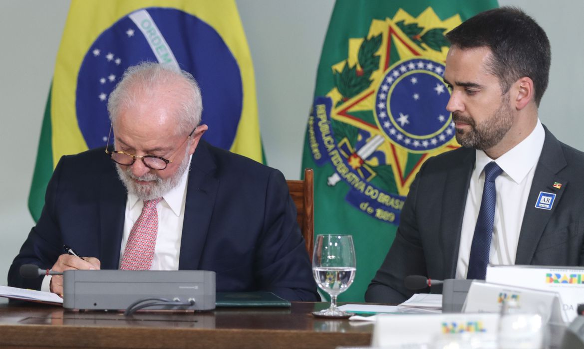 Governador alerta que previso  de chuvas intensas nos prximos meses (foto: Valter Campanato/Agncia Brasil)