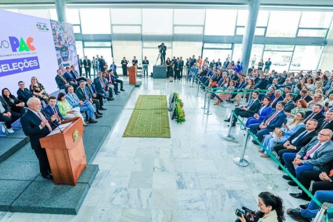 Lula apresenta o PAC Selees: linha direta com prefeitos e governadores (Ricardo Stuckert/PR)