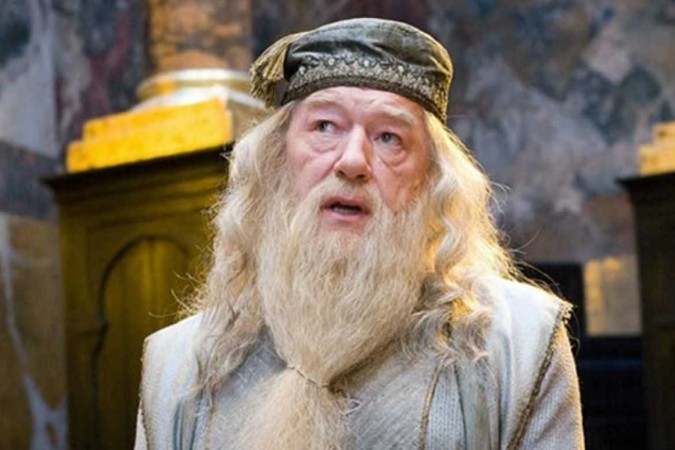 Michael Gambon ficou muito conhecido por seu papel na saga Harry Potter (foto: Reproduo/Warner )