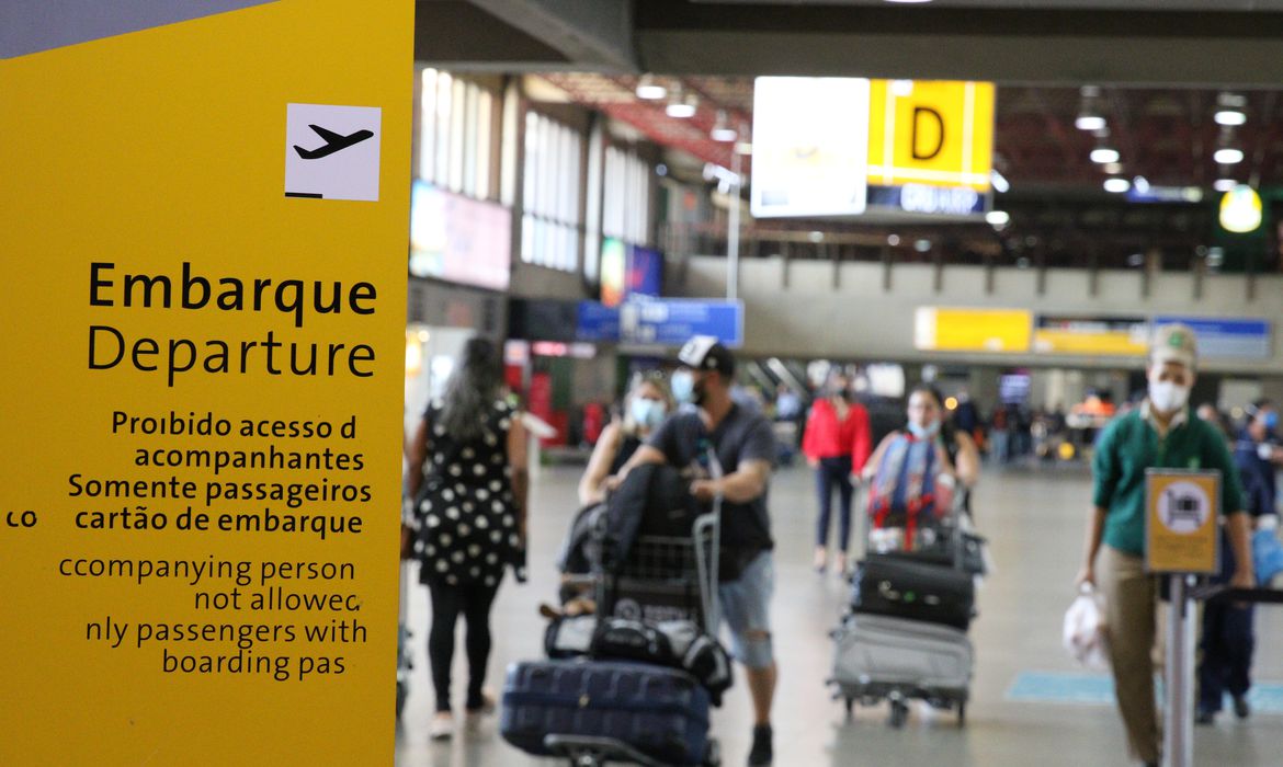 Aps o programa comear no Brasil, a ideia  ter uma verso com passagens internacionais
 (foto: Rovena Rosa/Agncia Brasil )