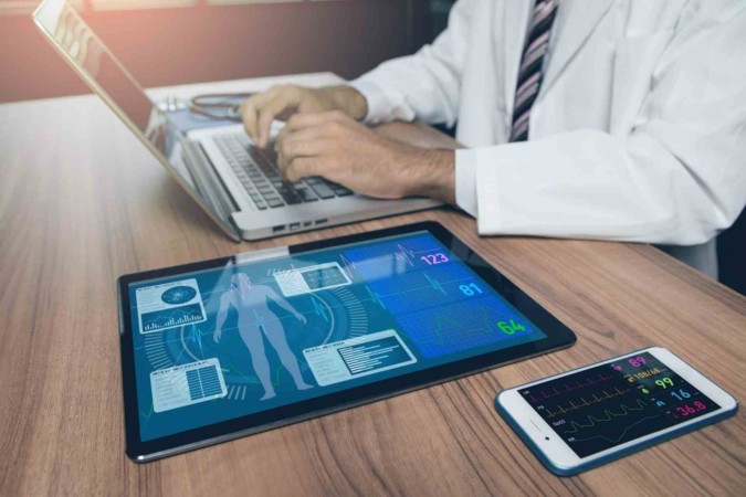 Inteligncia artificial (IA) pode auxiliar profissionais da sade em tomadas de decises (foto:  Divulgao/Brasil Telemedicina )