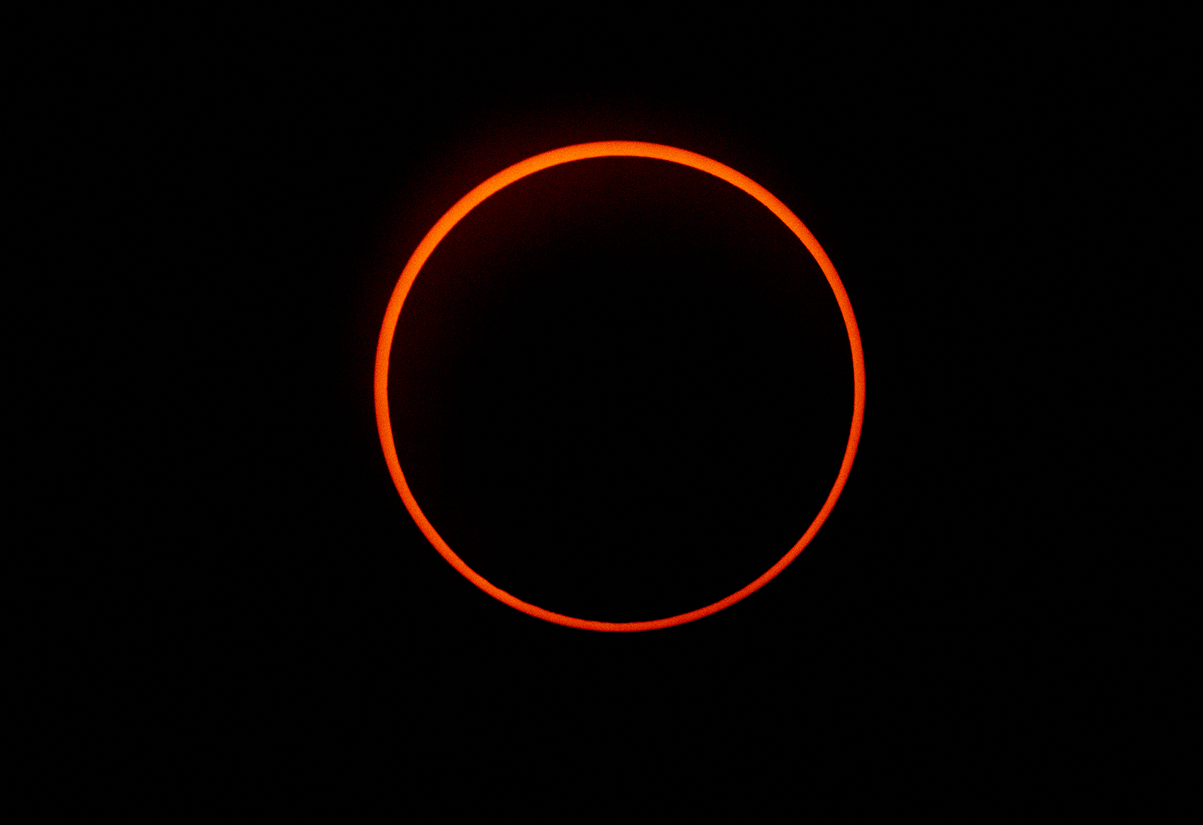 As regies Norte e Nordeste foram geograficamente 'privilegiadas' para observar o eclipse solar  (LUIS ACOSTA / AFP)