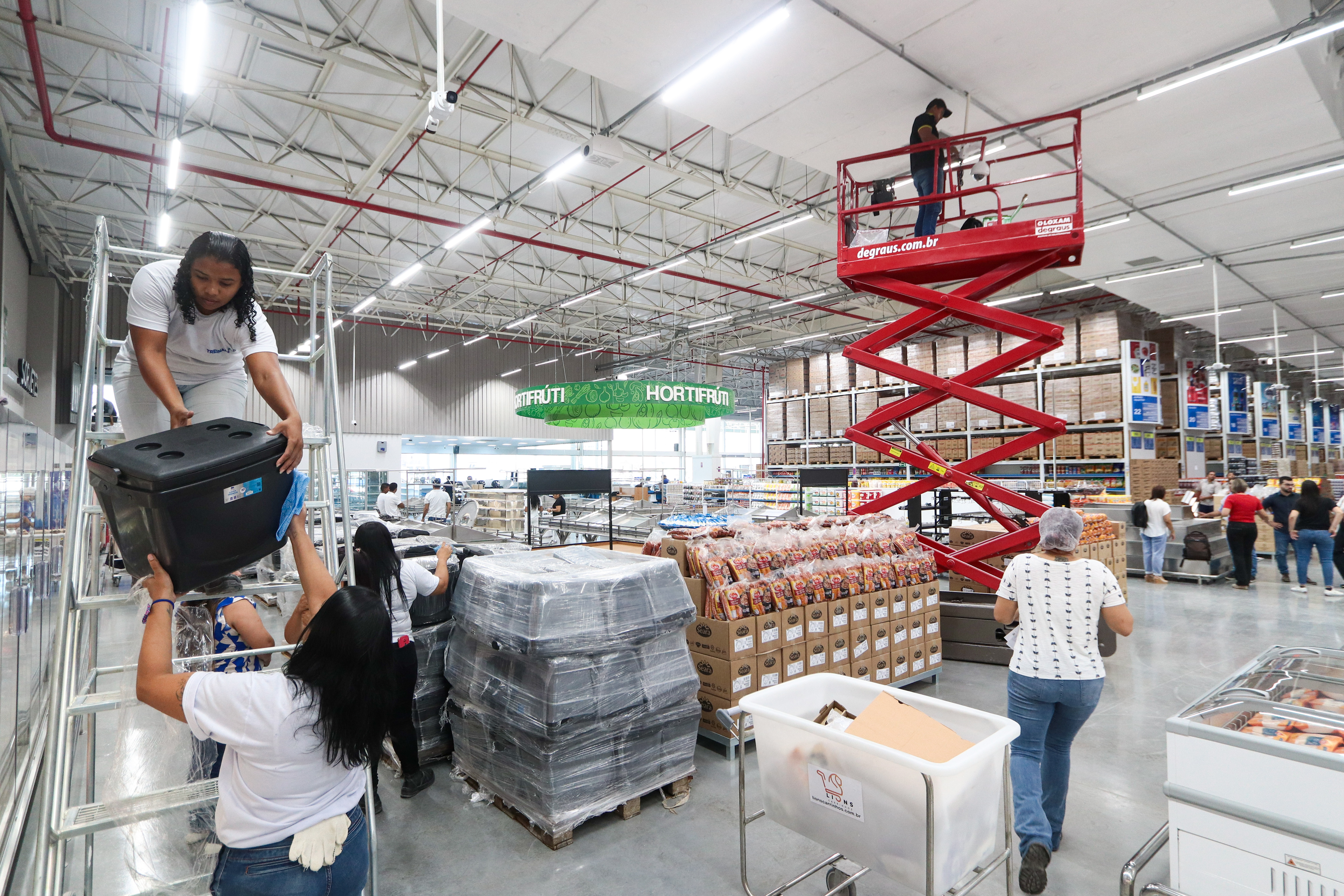 Grupo Matheus abre unidades de varejo no Grande Recife (Foto: Ruan Pablo/DP)