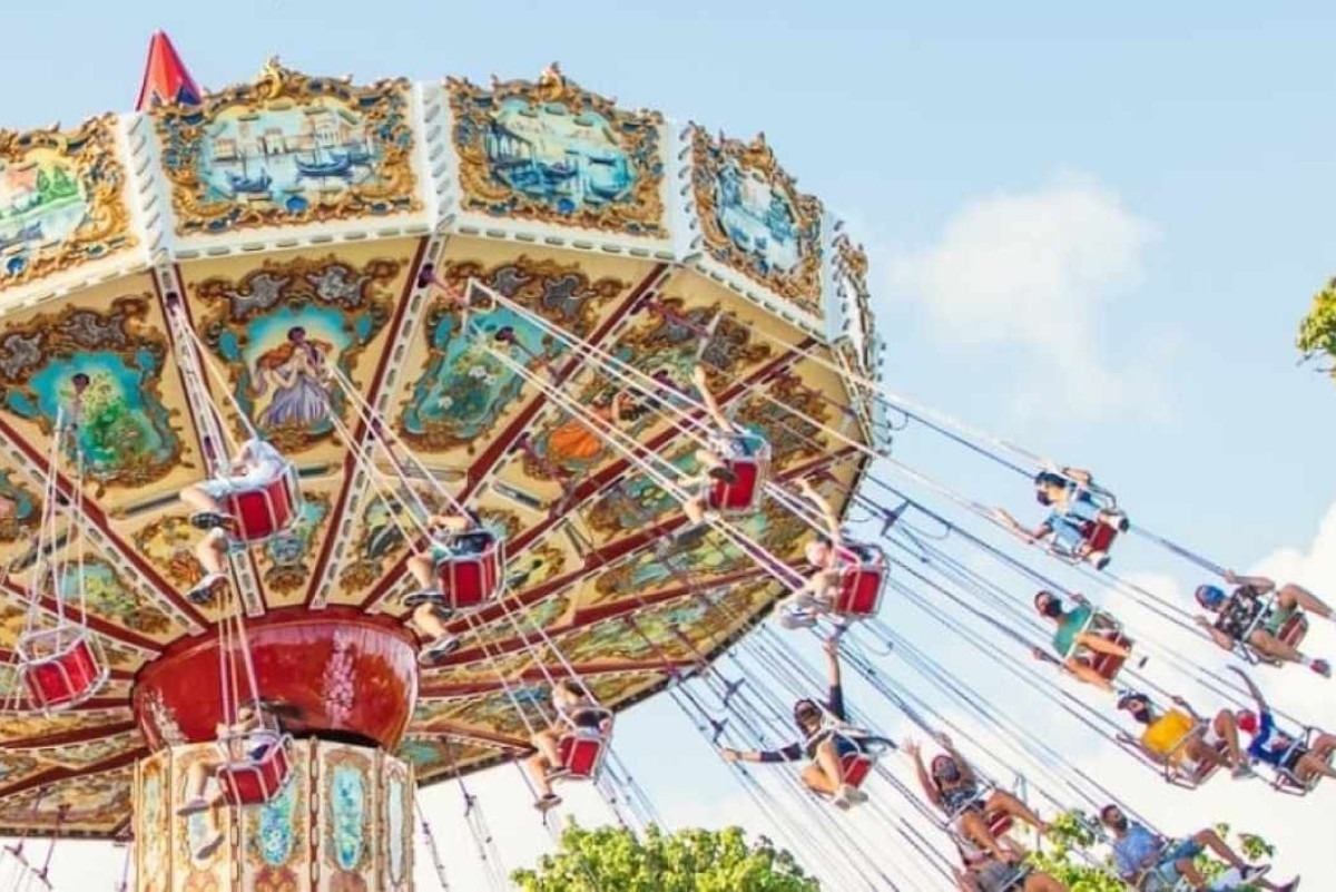 Mulher foi arremessada de brinquedo que podia chegar a 12 metros de altura (DIVULGAO)