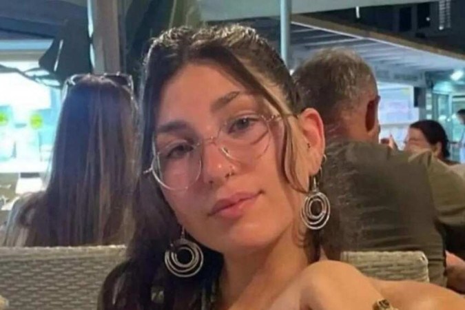 Celeste, 18 anos, estava em um kibutz, espcie de comunidade rural, prxima  Faixa de Gaza, quando desapareceu aps o ataque surpresa do Hamas, em 7 de outubro (Crdito: Reproduo / Facebook)