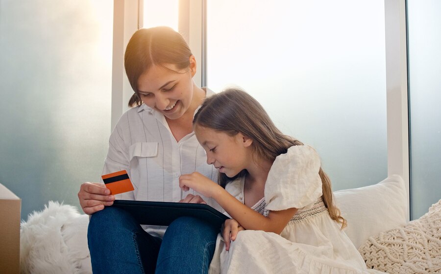 Cart&otilde;es de m&atilde;es s&atilde;o os mais usados por parentes em transa&ccedil;&otilde;es online |  Economia: Diario de Pernambuco