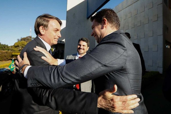 Segundo as investigaes, a agncia, chefiada na poca pelo deputado federal Alexandre Ramagem, utilizou um sistema de espionagem israelense para monitorar ministros do Supremo Tribunal Federal (STF), jornalistas e adversrios do governo do ento presidente Jair Bolsonaro (PL) (foto: )