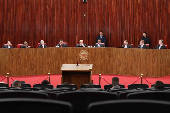 Corte superior analisa abuso de poder econmico e poltico de Jair Bolsonaro (foto: Alejandro Zambrana/Secom/TSE)