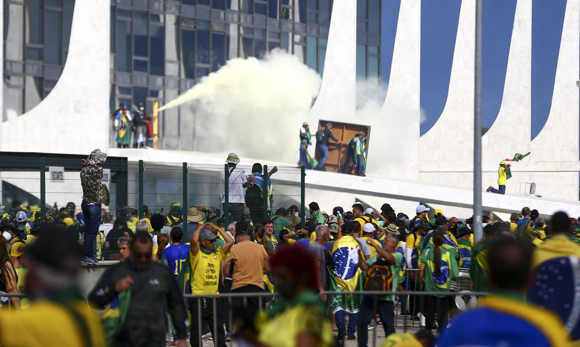 As medidas judiciais tm relao a 12 investigados (Crdito: Marcelo Camargo / Agncia Brasil)