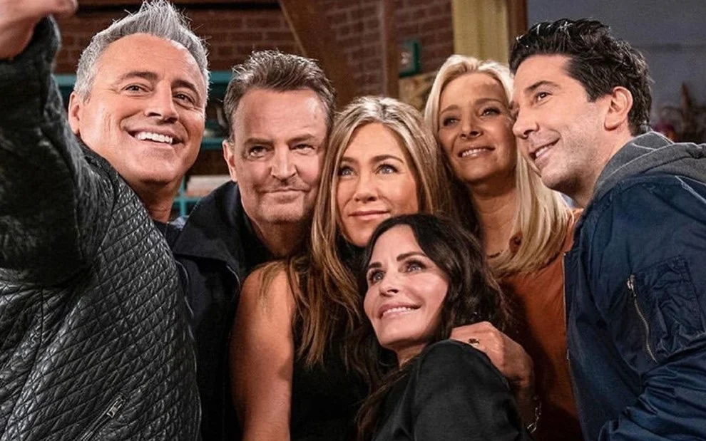 “Totalmente devastado”, diz elenco de Friends sobre morte de Matthew Perry
