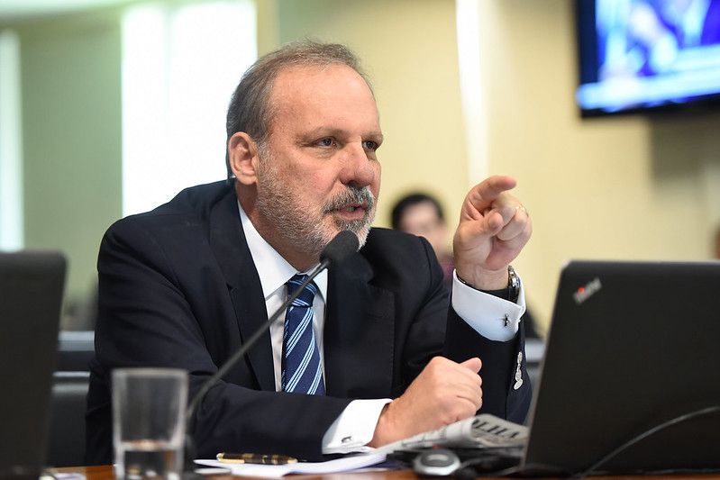 Armando Monteiro foi presidente da CNI, senador, deputado federal por trs mandatos e ministro do Desenvolvimento, Indstria e Comrcio Exterior  (Divulgao)