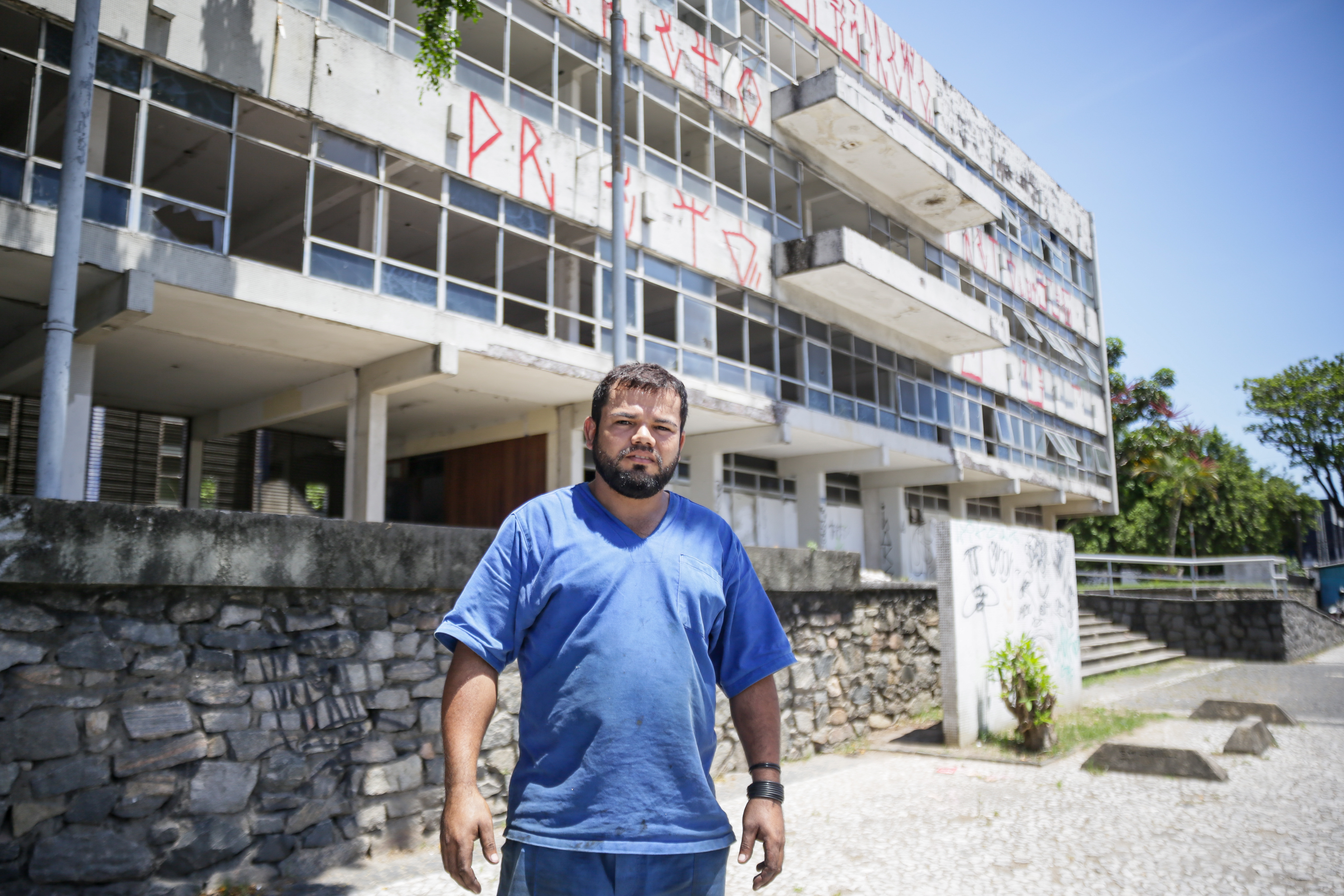 O mecânico Luiz Augusto, de 31 anos, passa diariamente pelo Palácio Frei Caneca, no bairro de Santo Amaro (Rafael Vieira/DP)