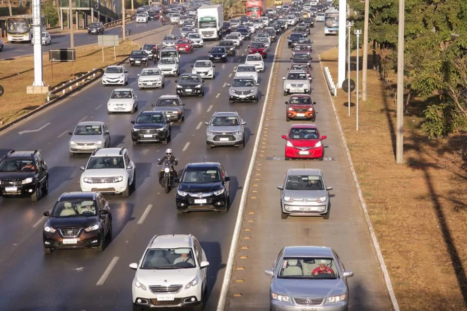 Faixas exclusivas continuam liberadas (foto: Breno Esaki/Metrpoles)