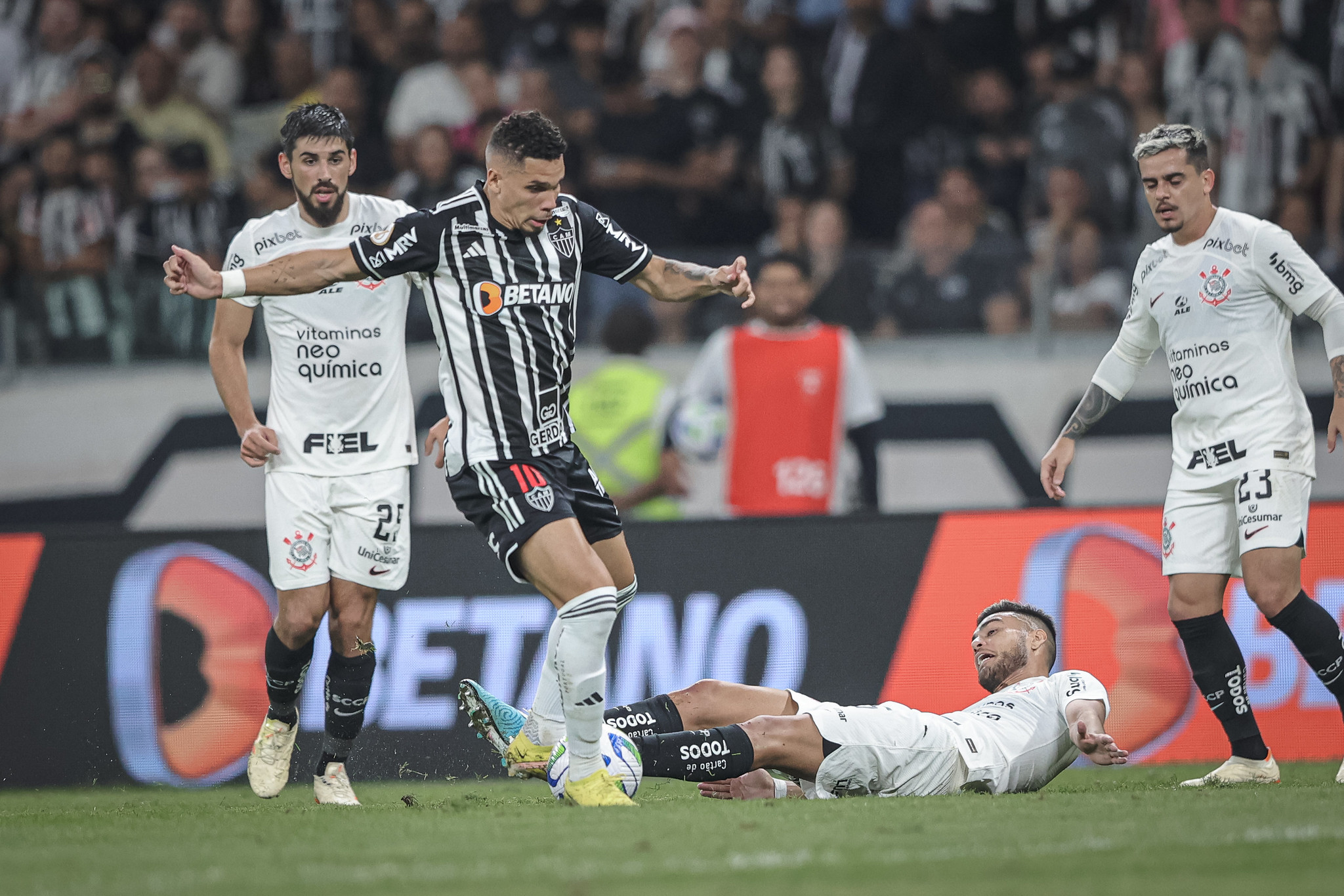 Atlético-MG x Corinthians: Onde assistir ao jogo ao vivo na TV e