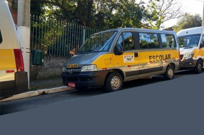 A van pertencia ao programa Transporte Escolar Gratuito (TEG) da Prefeitura de So Paulo. O rgo informou que descredenciou o motorista  (Foto: Prefeitura de So Paulo/Divulgao)